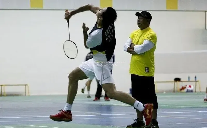 欧陆平台网站度小满理财Exploring the Role of Semi-Professional Football Players: A Comprehensive Guide in Englis